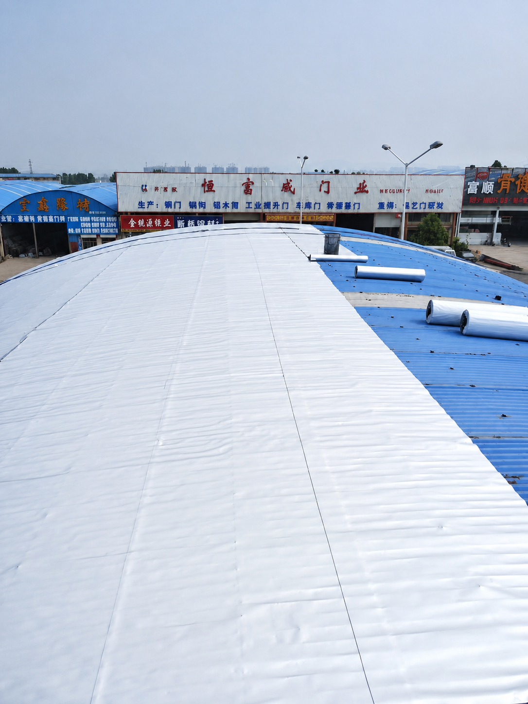 Industrial roof insulation